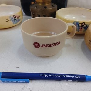 Conjunto de 17 Piezas: Jarra Licorera Buchanan's, Rallador Vintage, Matacandelas y Cuencos Pintados a Mano - imagen 12