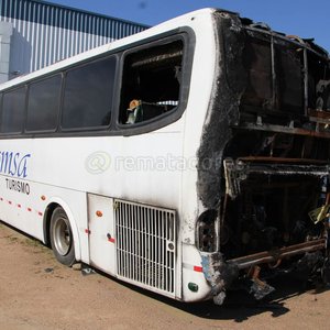 Ómnibus Comsa Turismo con Detalles de Uso y Deterioro - imagen 2