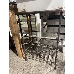 Lote anterior: Mesita Auxiliar de Metal con Estantes y Vidrio