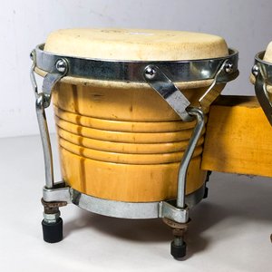 Par de Bongós de Madera con Herrajes Metálicos - imagen 2