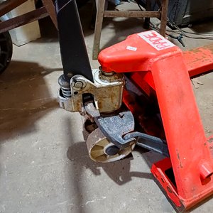 Paletera Hidráulica Roja Hanjack 2500kg - imagen 3