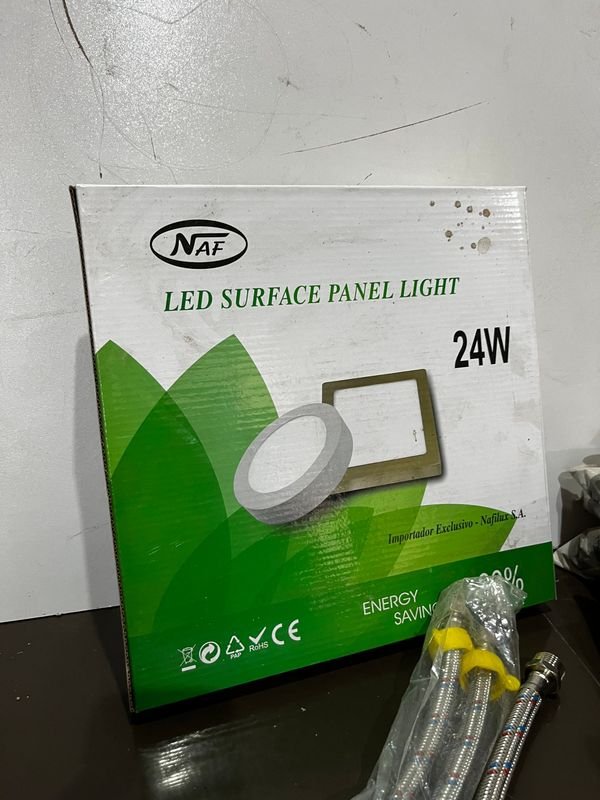 Luz de superficie LED, cable flexible universal y foco LED 24W - imagen 4