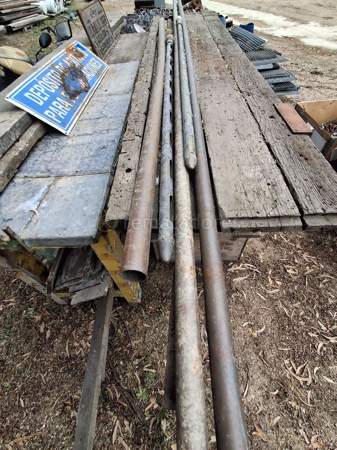 Lote de Tubos Metálicos y Materiales de Construcción
