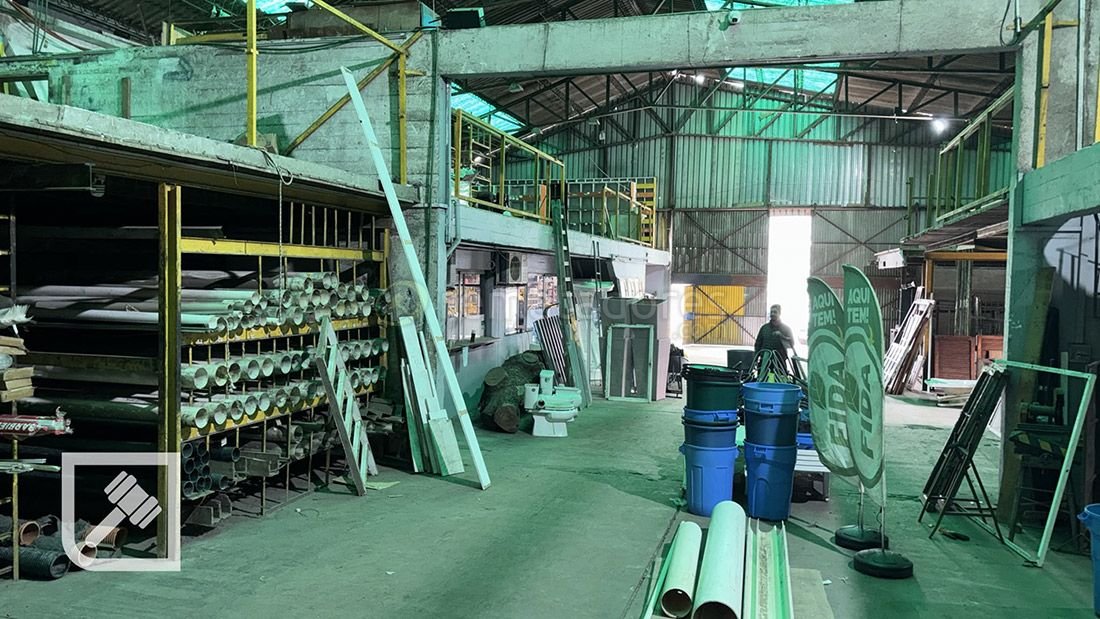 Lote de Materiales de Construcción y Artículos Varios en Depósito