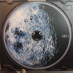 Lote siguiente: CD 1 Huracanes en Luna Plateada - Los Piojos (Álbum en Vivo)