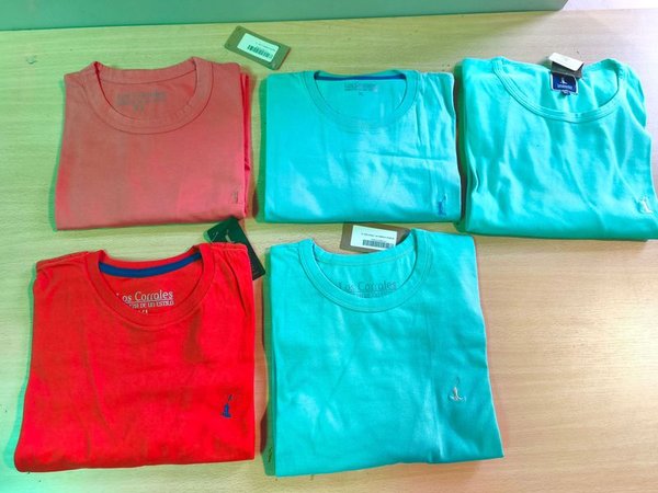 5 Camisetas XL en diferentes colores y materiales - imagen 1