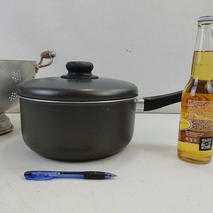 Escurridor de Aluminio Puro con Logo Mariposa y Olla con Tapa - imagen 3