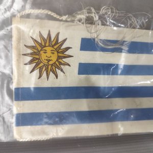 Pequeña Bandera de Uruguay (Pabellón Nacional) con Sol de Mayo - imagen 2