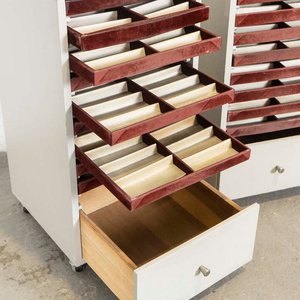 Par de Muebles de Óptica con Cajón y 9 Gabetas Cada Uno - imagen 2