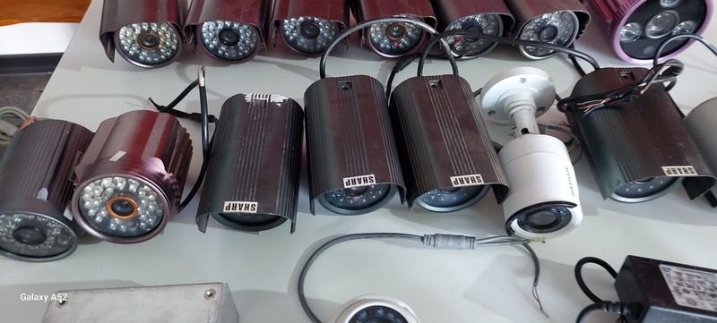 Gran lote de cámaras de seguridad y cables - imagen 4