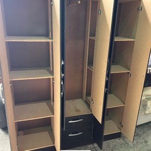 Ropero de Tres Puertas en MDF Color Chocolate - imagen 5