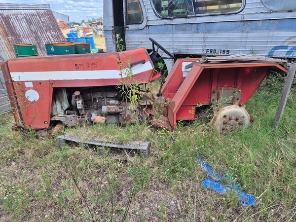 Tractor sin ruedas en venta, con motor y caja de cambios - imagen 1
