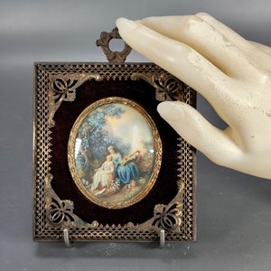 Miniatura Pintada a Mano Escena Costumbrista Firmada en Marco de Bronce - imagen 3