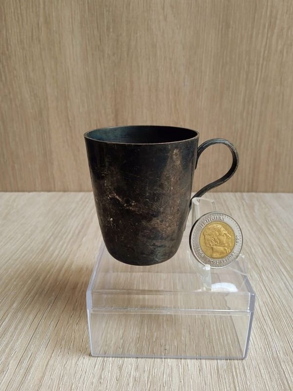 Lote anterior: Vaso de plata con diseño de caballo