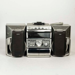 Equipo de Sonido Sony con Doble Cassette, CD y Control Remoto - imagen 1