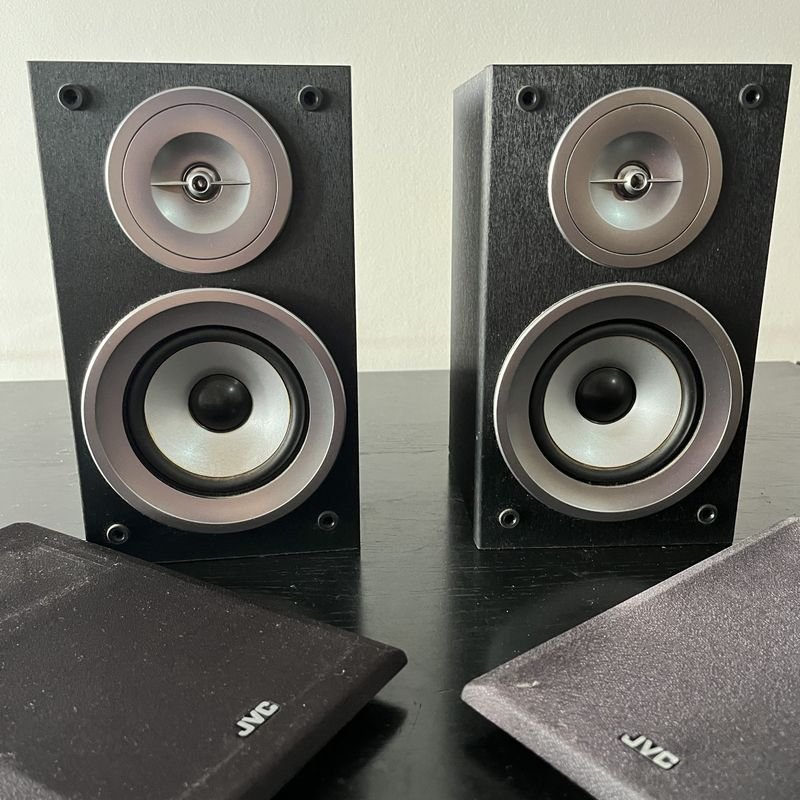 Lote anterior: JVC parlantes en caja de madera con problemas