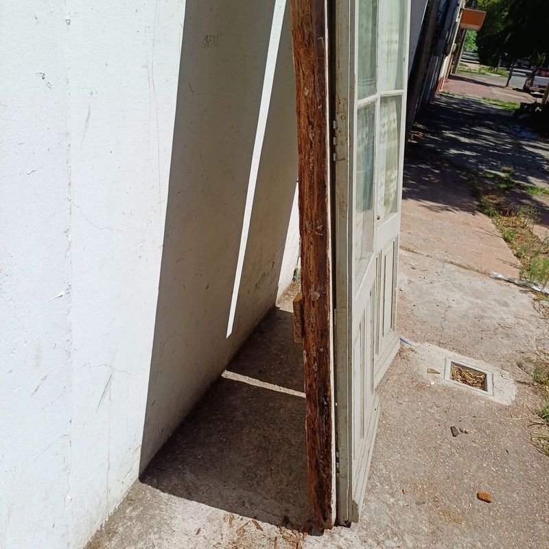 Puerta de cedro con vidrio y marco, estilo clásico - imagen 6