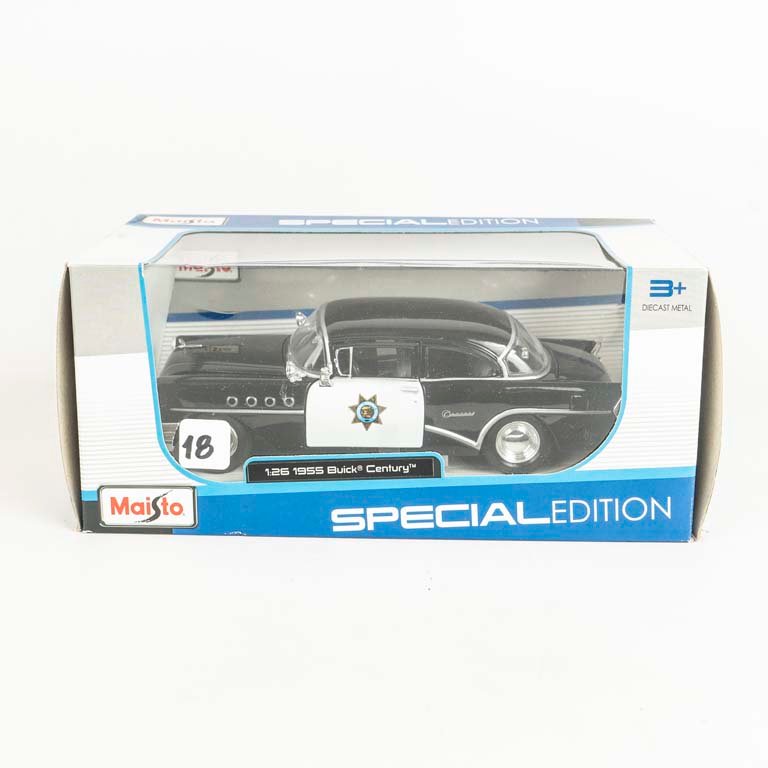 Auto Century 1955 escala 1/26 colección Maisto, en su caja original