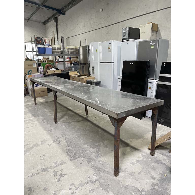 Mesa Larga Industrial Base de Hierro y Tapa de Acero Inoxidable