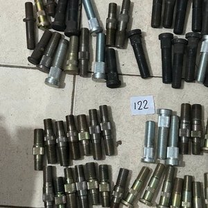 Lote de Tornillos para Rueda de Camión y Carro - imagen 12