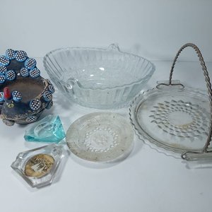 Lote siguiente: Lote Decorativo: Ceniceros y Centros de Mesa en Cerámica y Vidrio