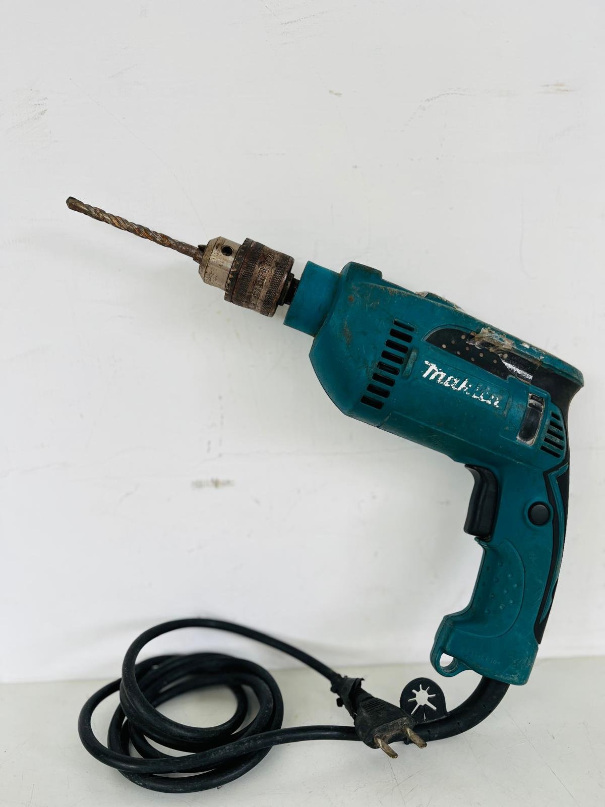 Taladro Makita Eléctrico con Mecha