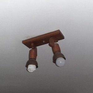 Aplique de Madera con Dos Luces - imagen 2