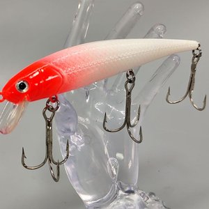 Señuelo de Pesca Artificial Tipo Minnow Rojo y Blanco con Babero y 3 Anzuelos - imagen 2