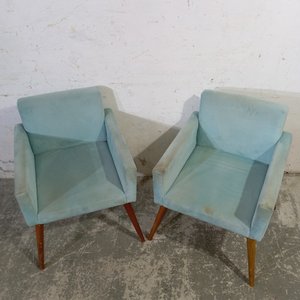 Par de Sillones Nórdicos Tapizados en Pana Celeste con Patas de Madera - imagen 5