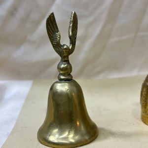 Lote de 2 campanas antiguas de bronce con águila y motivos orientales - imagen 6