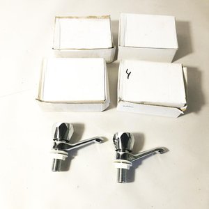 Ocho Canillas Cromadas para Baño o Cocina en Caja - imagen 1
