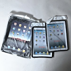 Lote de Accesorios Tecnológicos: Parlantes, Cargadores, Estuches y Plaqueta Madre - imagen 3