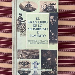 Lote de 4 Libros: Yerevan, Florencia, Moscú y Lo Asombroso - imagen 4