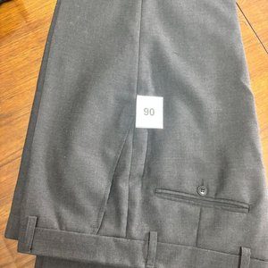 Lote siguiente: Pantalón de Vestir Gris Talle 44 Nuevo