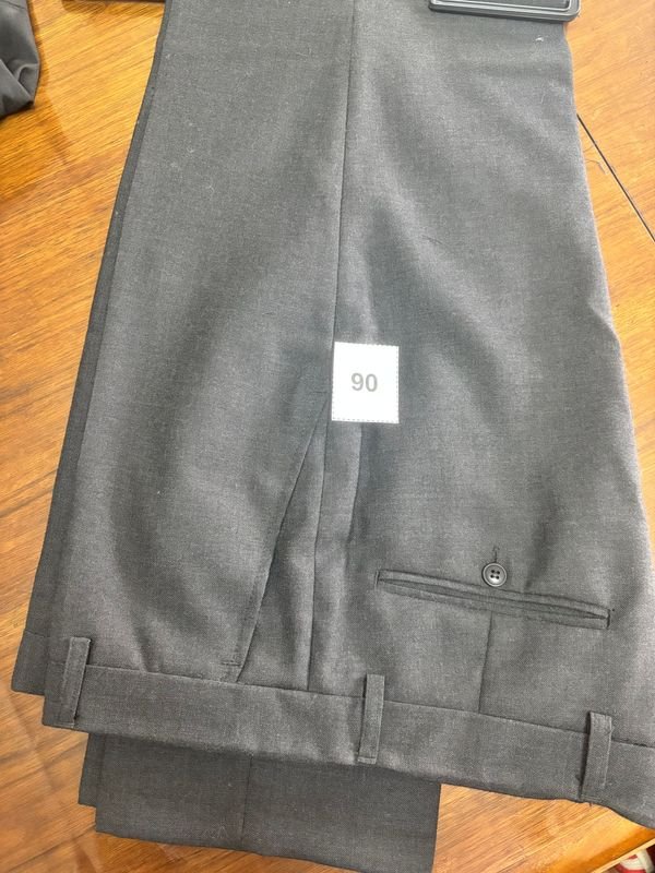 Pantalón de Vestir Gris Talle 44 Nuevo