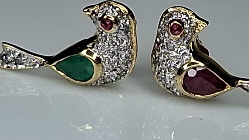 Re lindas las caravanas para niñas con rubi y Esmeralda en oro 14k - imagen 8