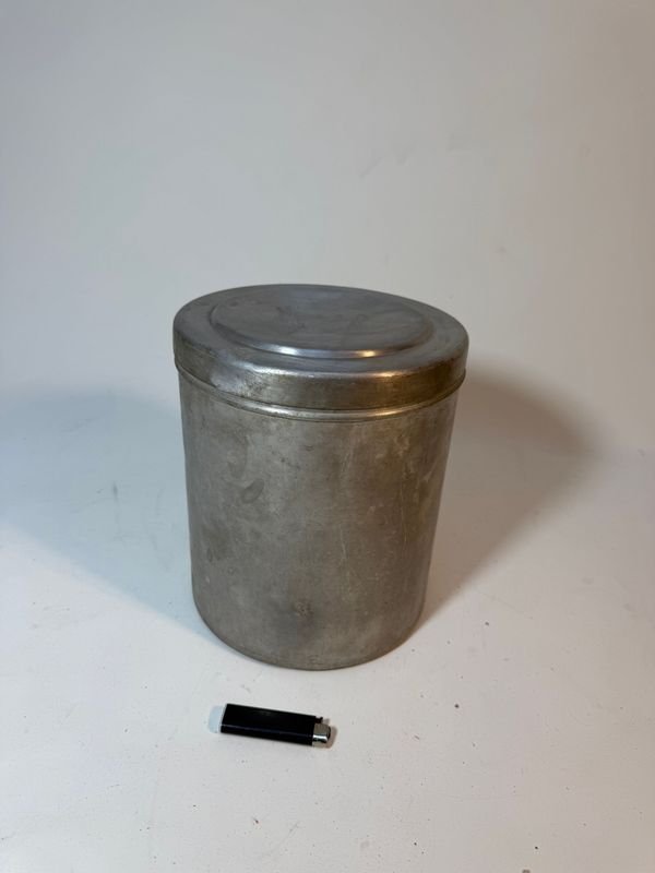 Tarro Cilindrico Grande de Aluminio con Tapa