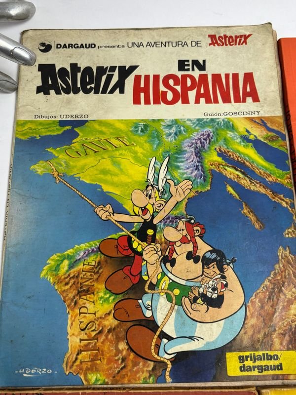 Colección de libros de Asterix, Mafalda y Peanuts - imagen 5