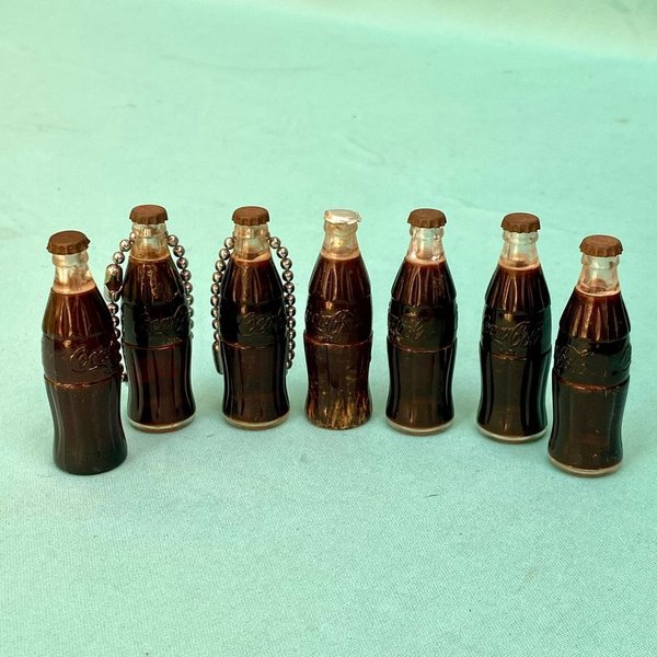 Coleccionables de Coca Cola: 6 pequeñas botellas - imagen 1