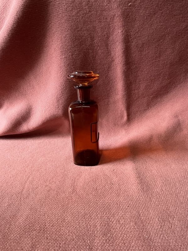 Antiguo frasco de farmacia con tapon, un objeto hermoso y útil - imagen 2