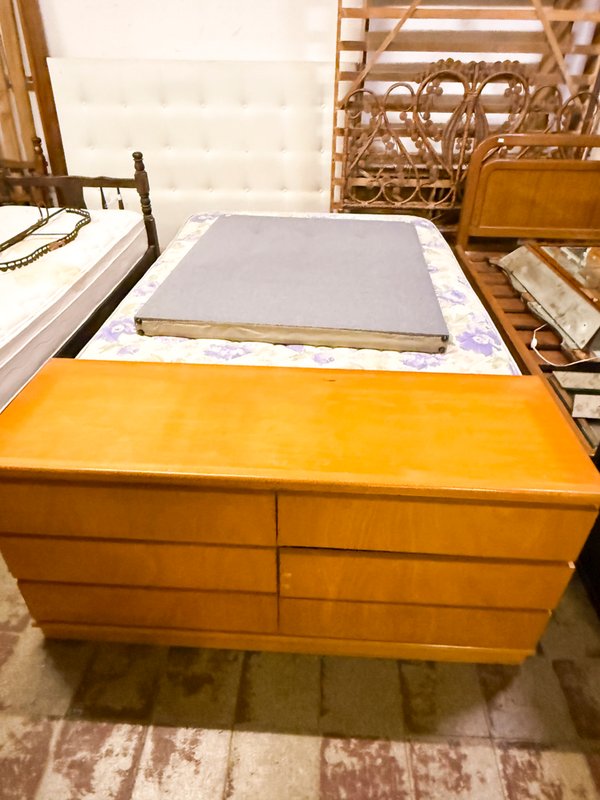 Cómoda de madera con 6 cajones - imagen 1