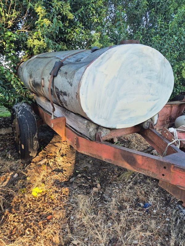 TANQUE CISTERNA SOBRE TREMENDA ZORRA FUERTE - imagen 3