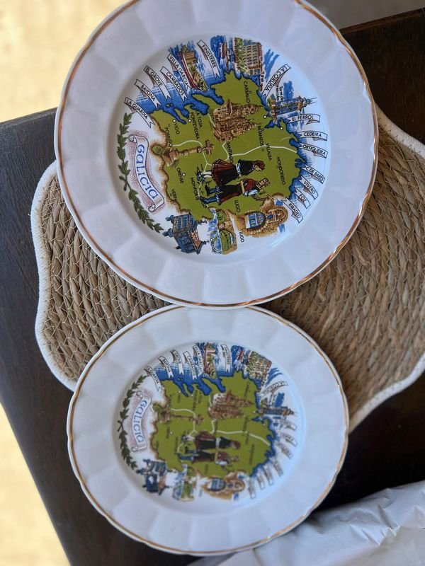 Lote anterior: Platos decorativos de porcelana