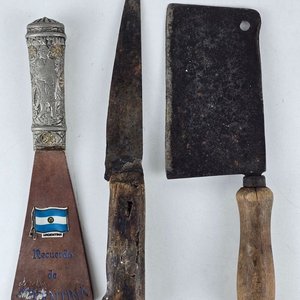Lote Variado de Utensilios de Cocina y Herramientas: Cuchillos, Tijeras, Abrelatas y Más - imagen 4