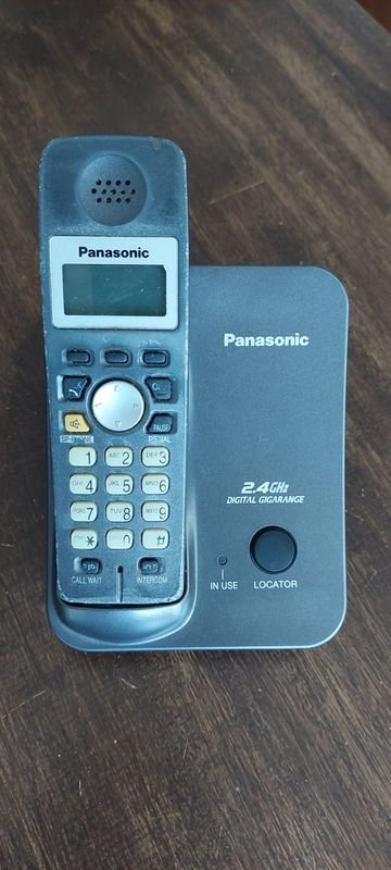 Teléfono inalámbrico Panasonic con carga inalámbrica