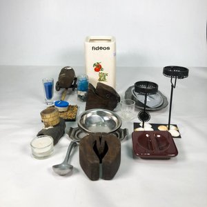 Lote de centro de mesa, frasco de porcelana y candeleros vintage - imagen 1