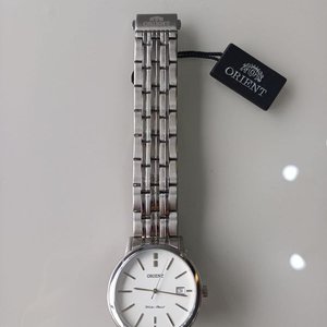 Reloj Orient Cuarzo Acero Inoxidable Esfera Blanca con Fecha - imagen 4