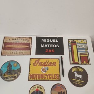 Lote de 8 Chapas Vintage: Indian Motorcycles, La Baguette, Montevideo, Punta del Este y más - imagen 1