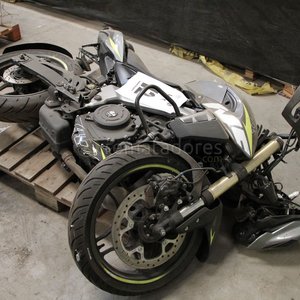 Lote siguiente: Moto Deportiva Desarmada para Repuestos