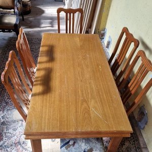 Juego de Comedor Moderno: Mesa Rectangular y 6 Sillas con Respaldo de Madera y Tapizado Geométrico - imagen 5